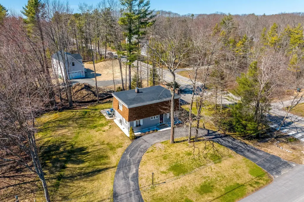 1 Canterbury Circle Kennebunk ME 04043