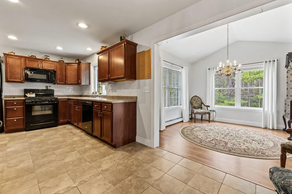 12 Poland Place Poland ME 04274
