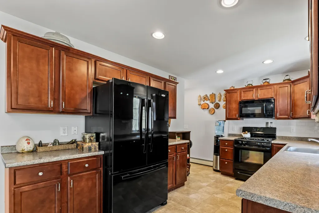 12 Poland Place Poland ME 04274
