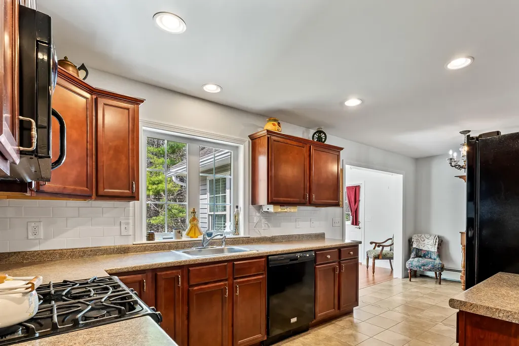 12 Poland Place Poland ME 04274