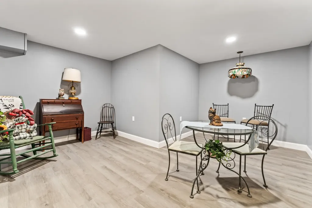 12 Poland Place Poland ME 04274