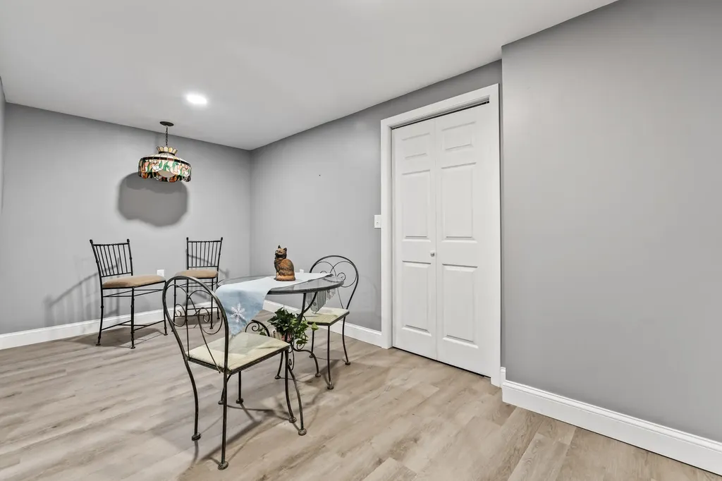 12 Poland Place Poland ME 04274