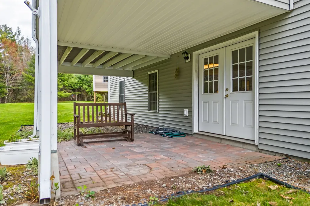 12 Poland Place Poland ME 04274