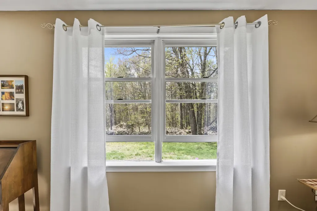 14 Wogan Road Raymond ME 04071