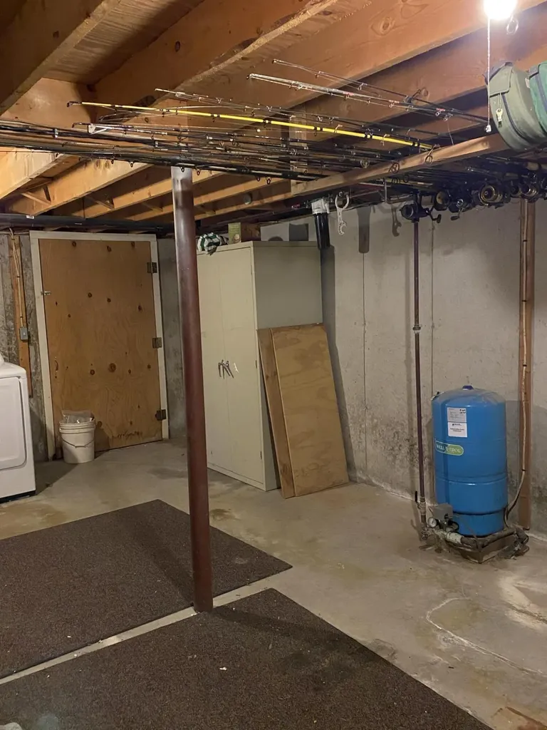 14 Wogan Road Raymond ME 04071