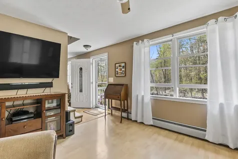 14 Wogan Road Raymond ME 04071