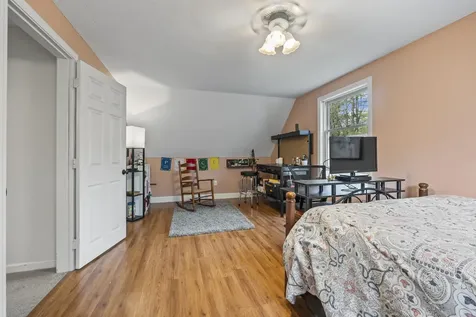 14 Wogan Road Raymond ME 04071