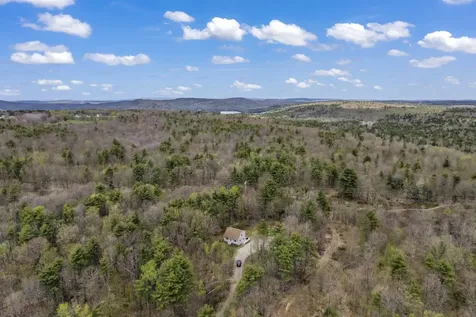 14 Wogan Road Raymond ME 04071