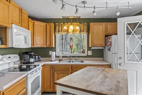 14 Wogan Road Raymond ME 04071