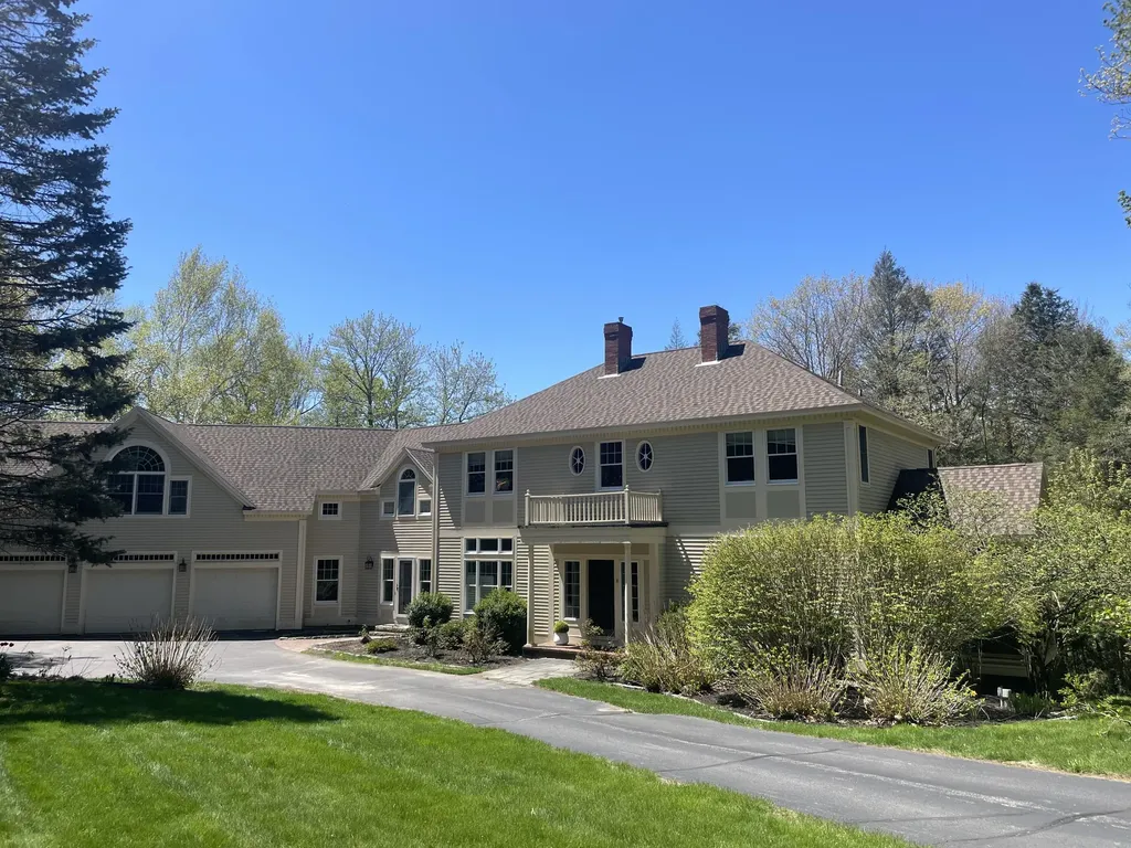 8 Saint Andrews Circle Falmouth ME 04105
