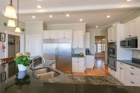 25 Browns Avenue Sedgwick ME 04676