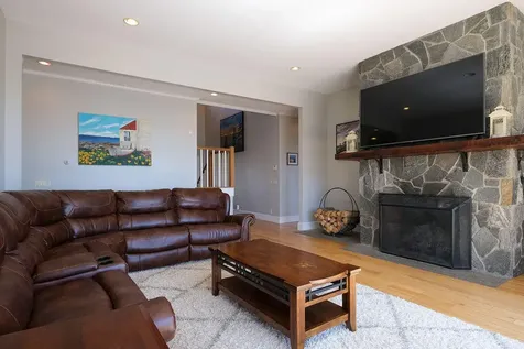 25 Browns Avenue Sedgwick ME 04676