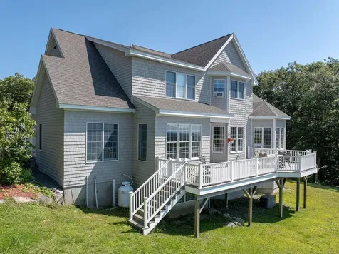 25 Browns Avenue Sedgwick ME 04676