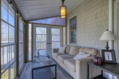 25 Browns Avenue Sedgwick ME 04676