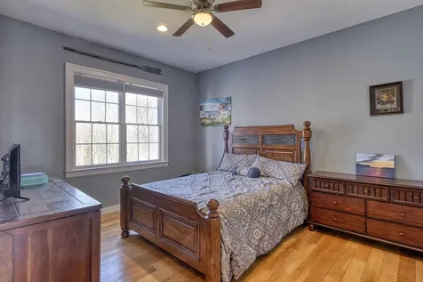 25 Browns Avenue Sedgwick ME 04676