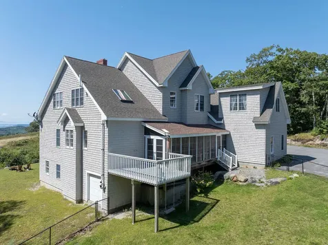25 Browns Avenue Sedgwick ME 04676