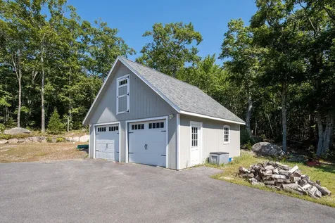 25 Browns Avenue Sedgwick ME 04676