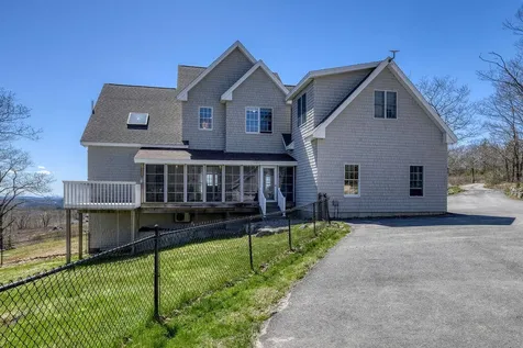 25 Browns Avenue Sedgwick ME 04676