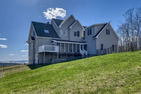 25 Browns Avenue Sedgwick ME 04676
