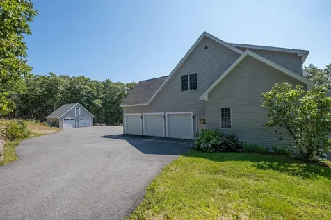 25 Browns Avenue Sedgwick ME 04676