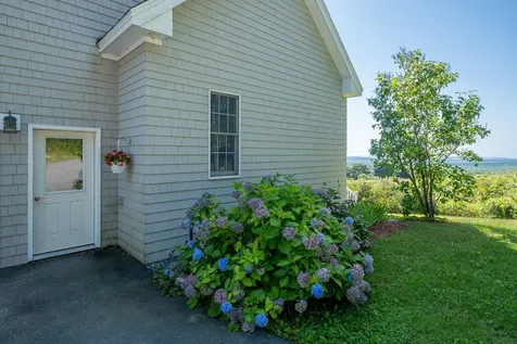 25 Browns Avenue Sedgwick ME 04676