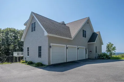 25 Browns Avenue Sedgwick ME 04676