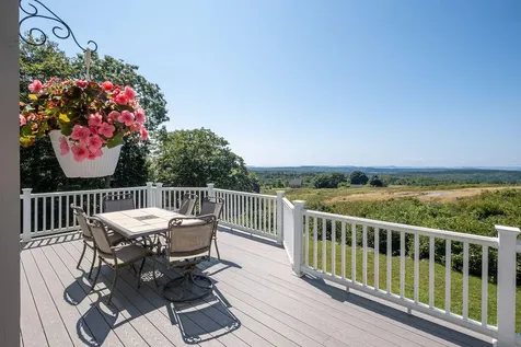 25 Browns Avenue Sedgwick ME 04676