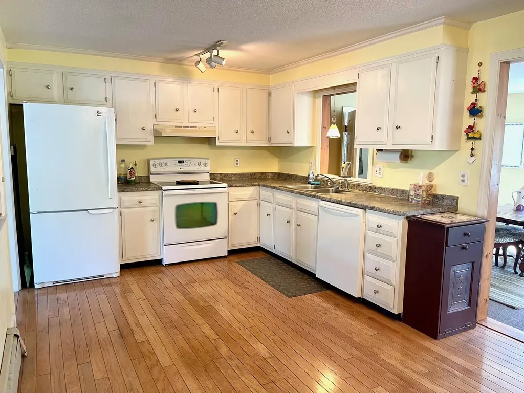 29 Woodside Drive Kennebunk ME 04043