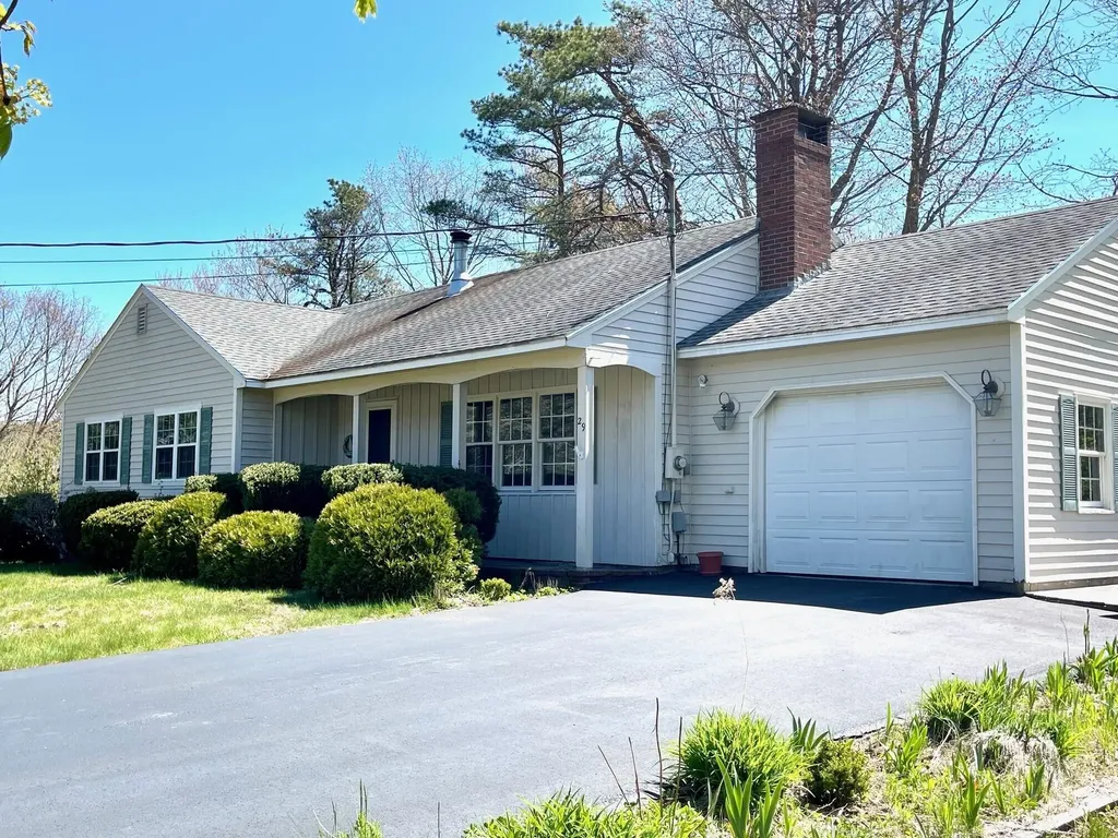 29 Woodside Drive Kennebunk ME 04043