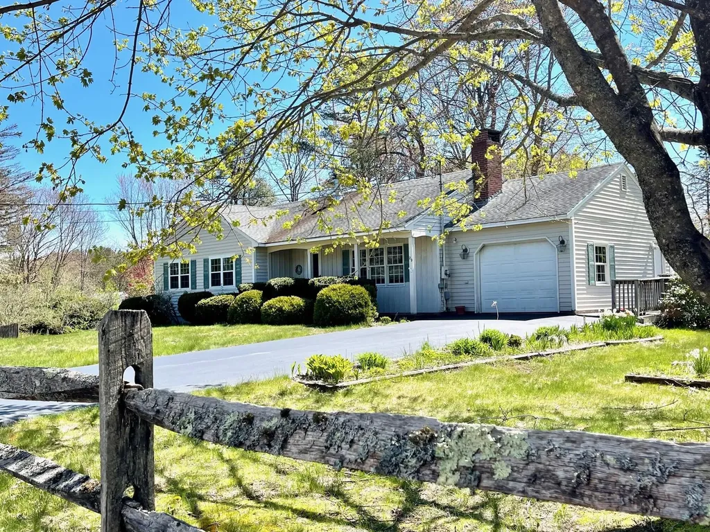 29 Woodside Drive Kennebunk ME 04043