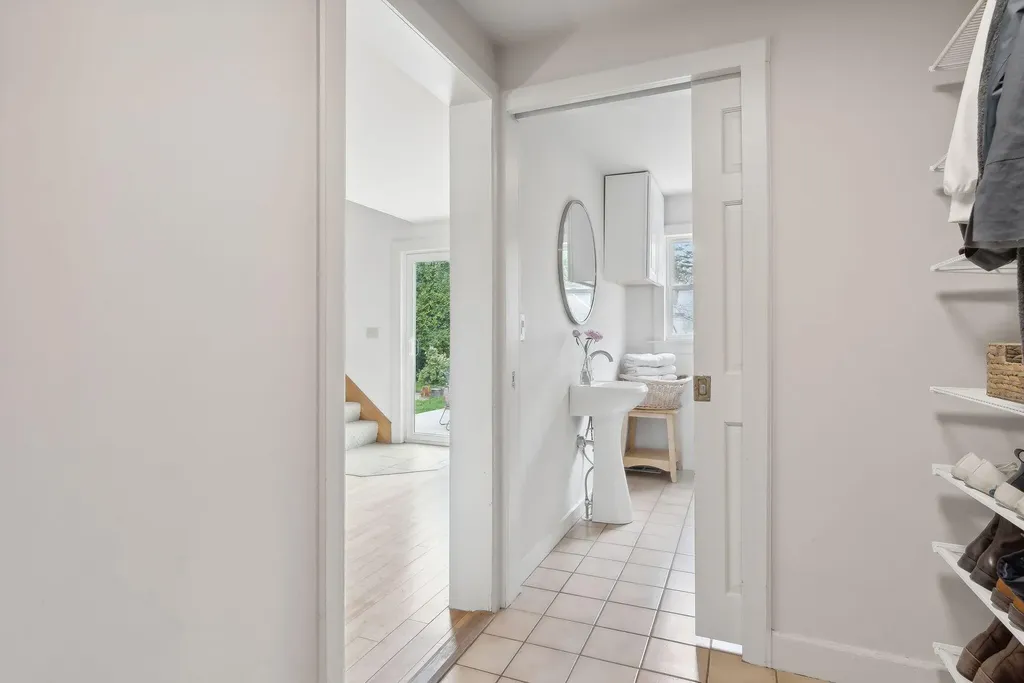 8 Raymond Road Falmouth ME 04105