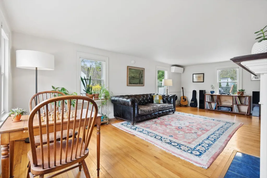 8 Raymond Road Falmouth ME 04105