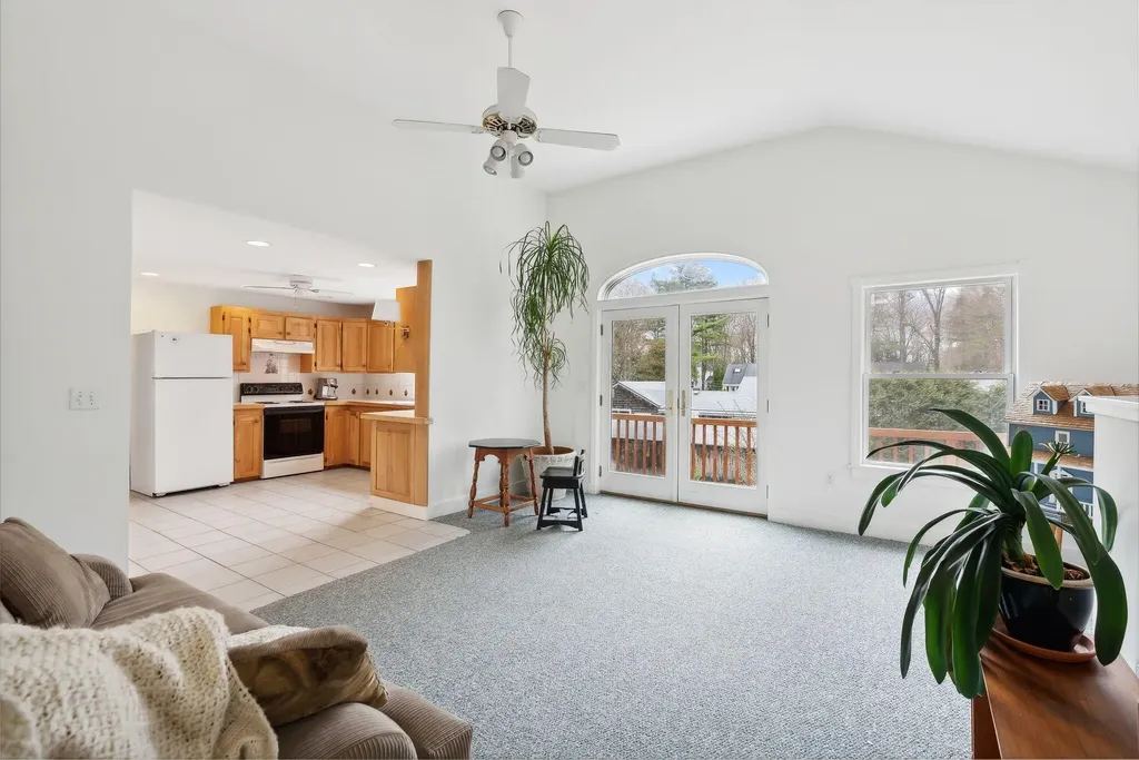 8 Raymond Road Falmouth ME 04105