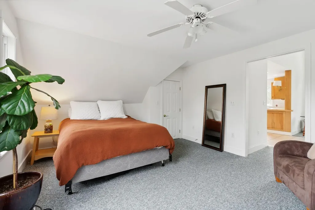 8 Raymond Road Falmouth ME 04105