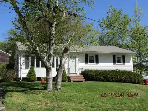 55 Blackmer Street Auburn ME 04210