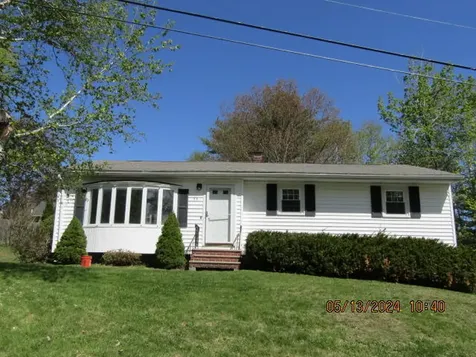 55 Blackmer Street Auburn ME 04210