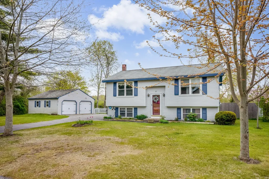 17 Herbert Drive Scarborough ME 04074