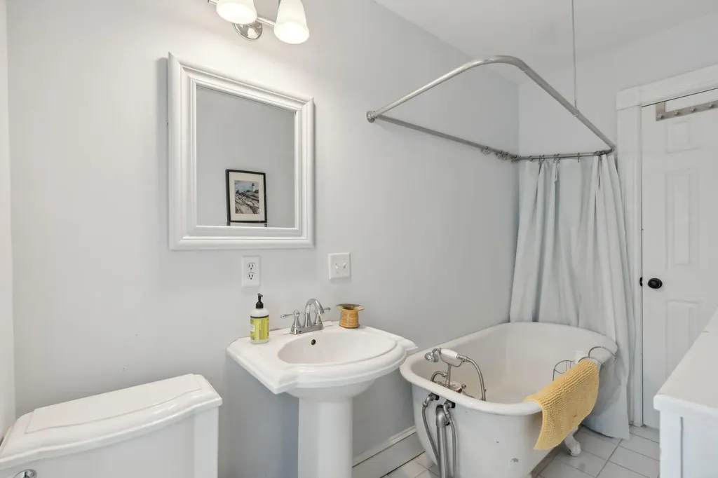 102 Bedford Street Bath ME 04530