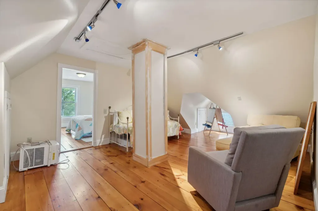 102 Bedford Street Bath ME 04530