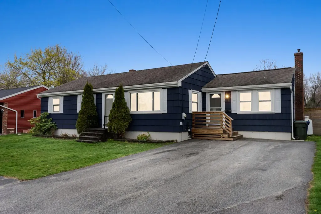 26 Kenneth Road South Portland ME 04106