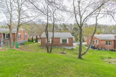 86 Bluff Road Bath ME 04530