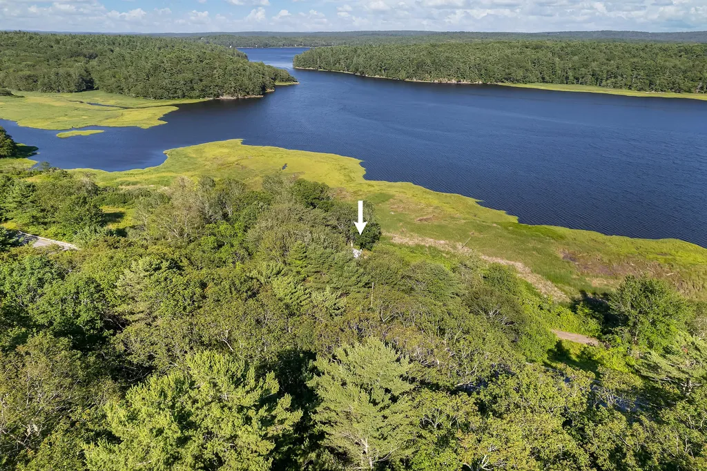 674 Main Road Phippsburg ME 04562