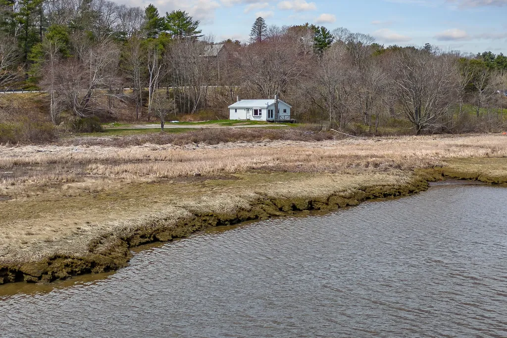 674 Main Road Phippsburg ME 04562