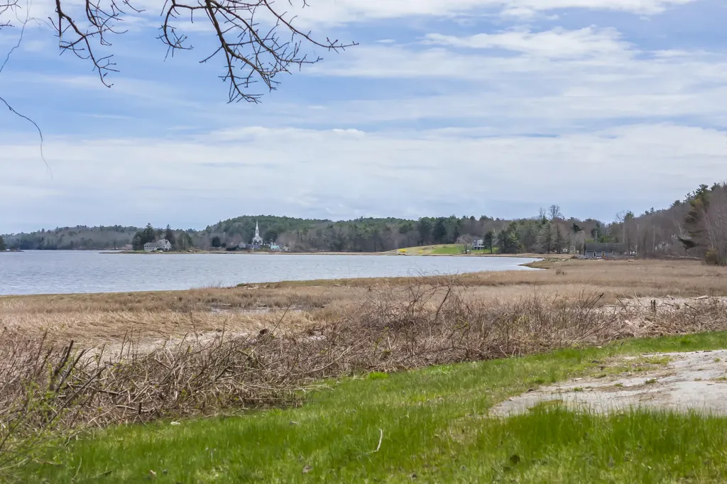 674 Main Road Phippsburg ME 04562