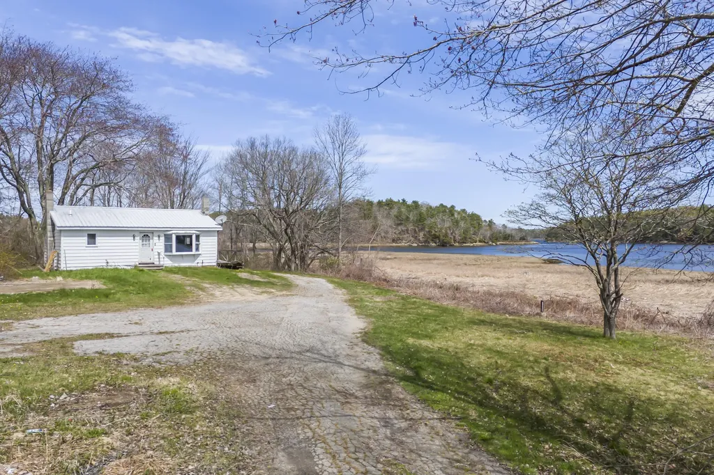 674 Main Road Phippsburg ME 04562