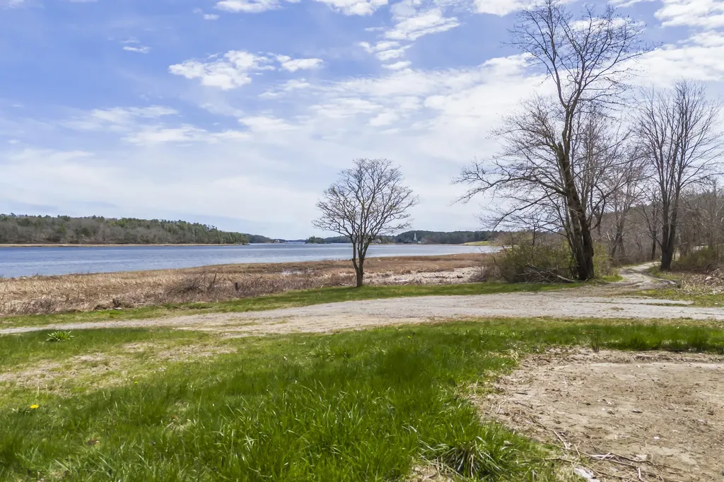 674 Main Road Phippsburg ME 04562