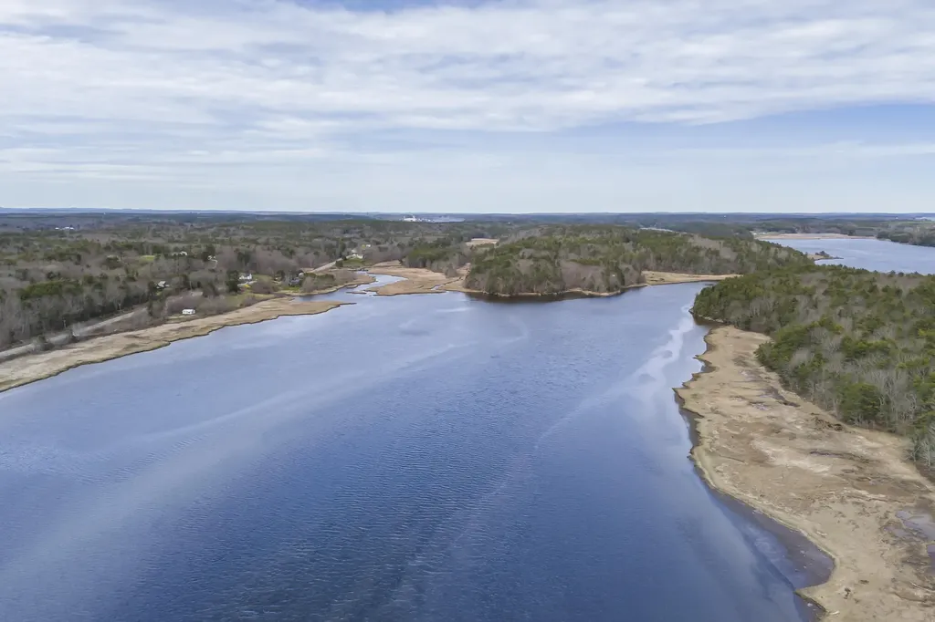674 Main Road Phippsburg ME 04562