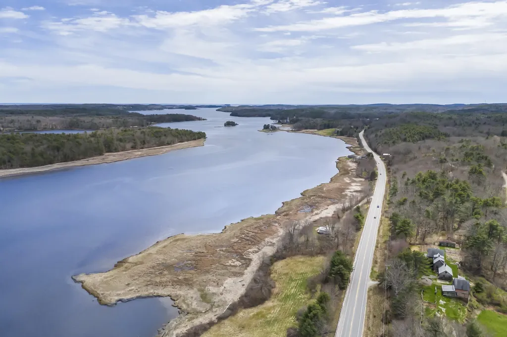 674 Main Road Phippsburg ME 04562