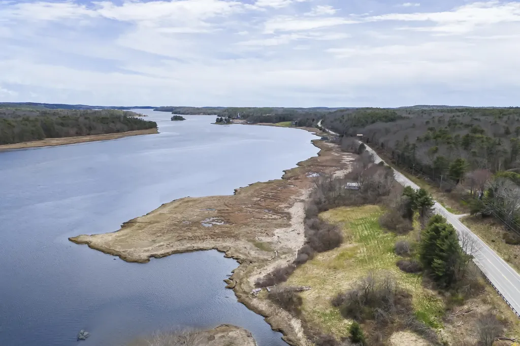 674 Main Road Phippsburg ME 04562
