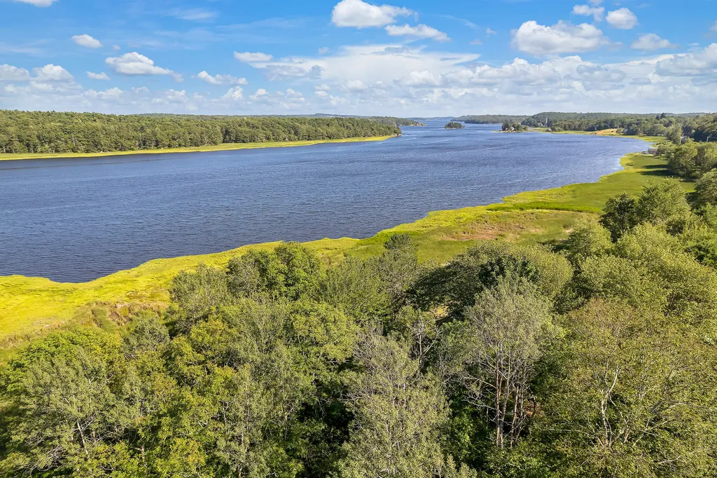 674 Main Road Phippsburg ME 04562